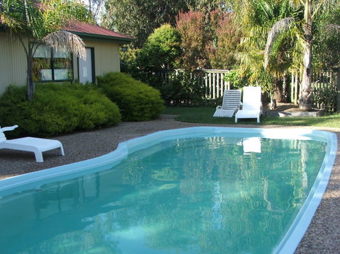 Lakes Entrance Country Cottages - Accommodation Whitsundays 3