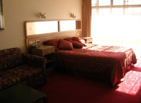 Peninsula Motor Inn And Tyabb Fly Inn - Accommodation Whitsundays 1