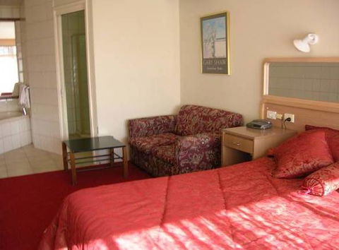 Peninsula Motor Inn And Tyabb Fly Inn - Accommodation Whitsundays 3