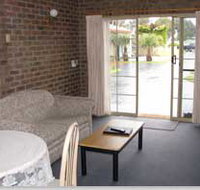 Southern Cross Holiday Apartments - Accommodation Whitsundays