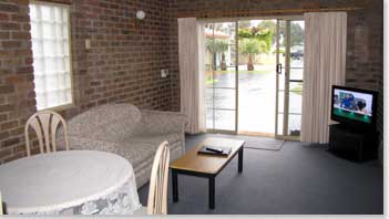 Southern Cross Holiday Apartments - Accommodation Whitsundays 0