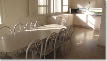 Southern Cross Holiday Apartments - Accommodation Whitsundays 1