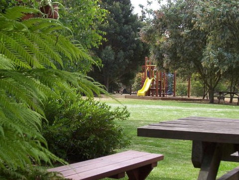 Surfcoast Retreat - Accommodation Whitsundays 2