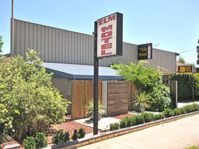 The Elm Motel - Accommodation Whitsundays 0