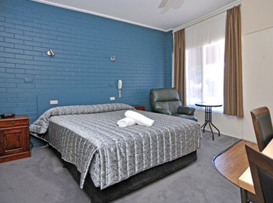 The Elm Motel - Accommodation Whitsundays 1
