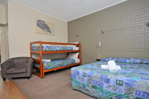 The Elm Motel - Accommodation Whitsundays 3