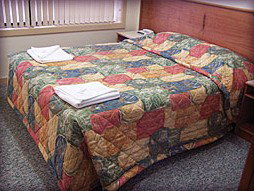 Pioneer Way Motel - Accommodation Whitsundays 1
