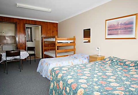 Turnin Motel - Accommodation Whitsundays 2