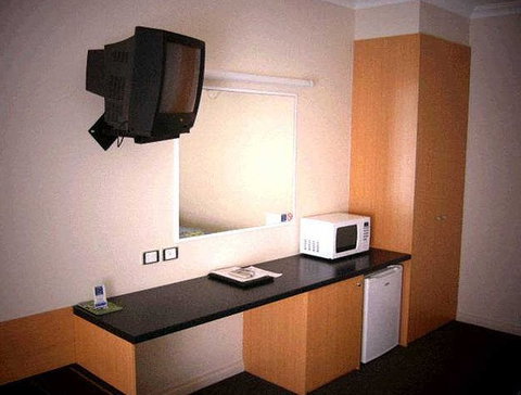 Victoria Lodge Motor Inn And Apartments - Accommodation Whitsundays 3