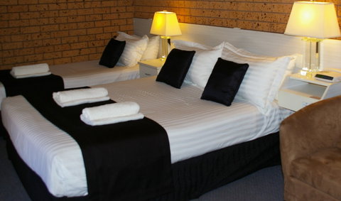 Golden Harvest Motor Inn - Accommodation Whitsundays 0