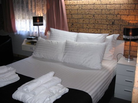 Golden Harvest Motor Inn - Accommodation Whitsundays 1