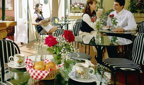 Victoria Court Hotel - Accommodation Whitsundays 1