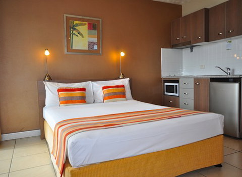 Waters Edge The Strand - Townsville - Accommodation Whitsundays 1