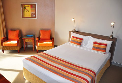 Waters Edge The Strand - Townsville - Accommodation Whitsundays 3