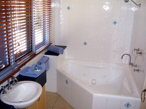 Rayville Boat Houses - Accommodation Whitsundays 4