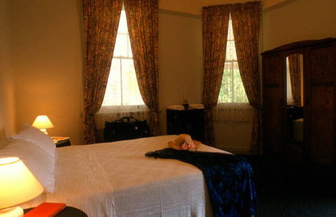 Abernethy Guesthouse - Accommodation Whitsundays 4