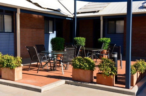 Albert Motel - Accommodation Whitsundays 1