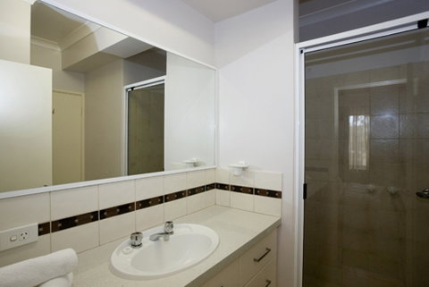 Regal Apartments - Accommodation Whitsundays 4