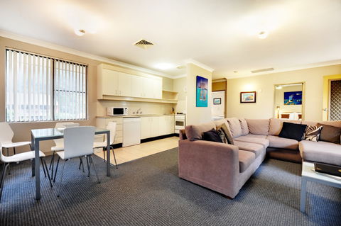 Absolute Beachfront Smugglers On The Beach - Accommodation Whitsundays 5