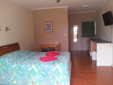 Bowen Arrow Motel - Accommodation Whitsundays 3