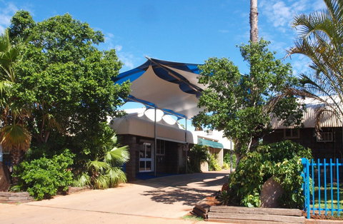 Bluestone Motor Inn - Accommodation Whitsundays 0