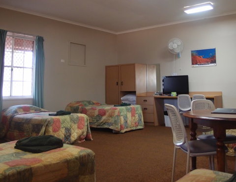 Bluestone Motor Inn - Accommodation Whitsundays 1