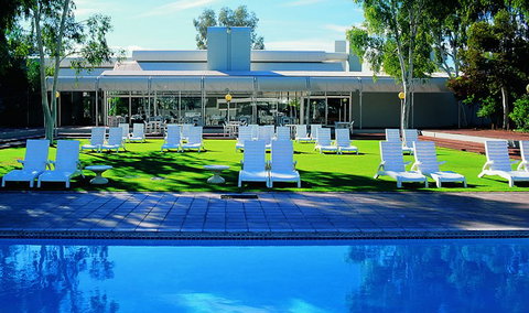 Desert Gardens Hotel - Accommodation Whitsundays 1
