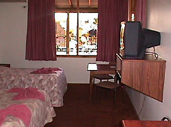 Desert Oaks Resort - Accommodation Whitsundays 0