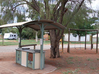 Desert Oaks Resort - Accommodation Whitsundays 6