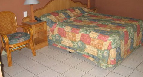 Paraway Motel - Accommodation Whitsundays 0
