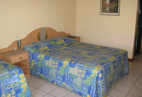 Paraway Motel - Accommodation Whitsundays 1