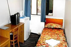 Acacia Inner City Inn - Accommodation Whitsundays 3