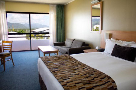 Rydges Plaza Cairns - Accommodation Whitsundays 3