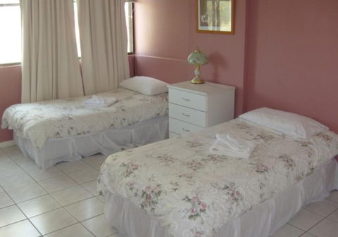 Queensleigh Holiday Apartments - Accommodation Whitsundays 3
