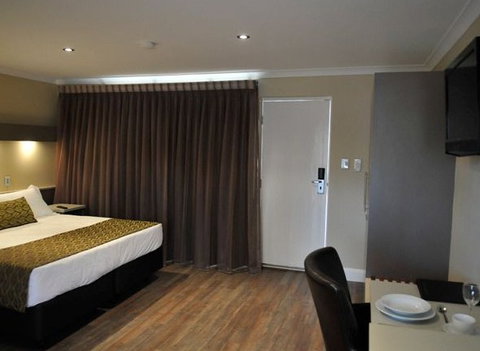 Bentley Motel - Accommodation Whitsundays 0