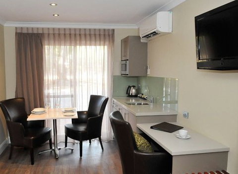 Bentley Motel - Accommodation Whitsundays 2