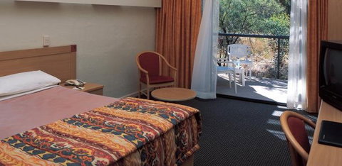 Kings Canyon Resort - Accommodation Whitsundays 1