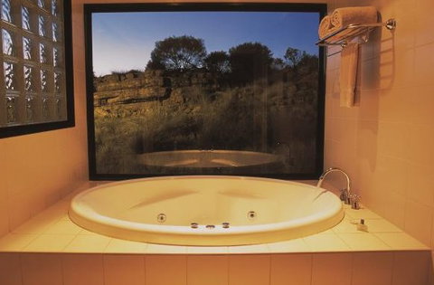 Kings Canyon Resort - Accommodation Whitsundays 3