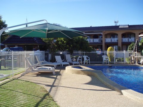 Lake View Motel - Accommodation Whitsundays 1