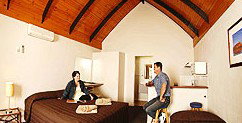Desert Palms Resort - Accommodation Whitsundays 0