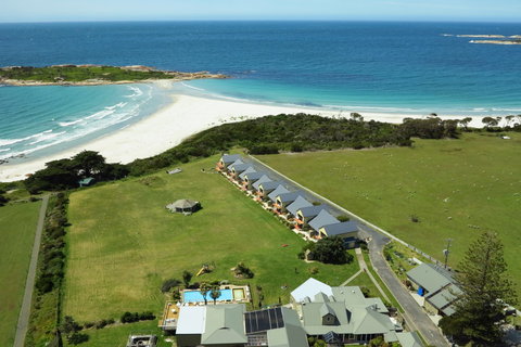 Diamond Island Resort - Accommodation Whitsundays 3