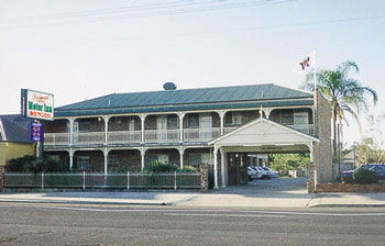 Richmond Motor Inn - Accommodation Whitsundays 0