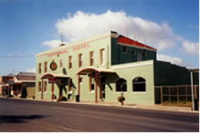 National Hotel - Accommodation Whitsundays 0