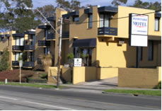 Pathfinder Motel - Accommodation Whitsundays 0