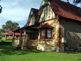 Petwood SA Accommodation Whitsundays