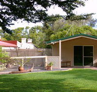 Shiralea Country Cottage - Accommodation Whitsundays