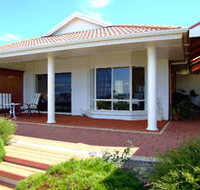 Close Encounters Bed and Breakfast - Accommodation Whitsundays