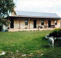 Mt Dutton Bay Woolshed Heritage Cottage - Accommodation Whitsundays