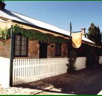 Devonshire House - Accommodation Whitsundays