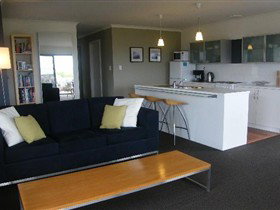 Coorong Waterfront Retreat - Accommodation Whitsundays 0
